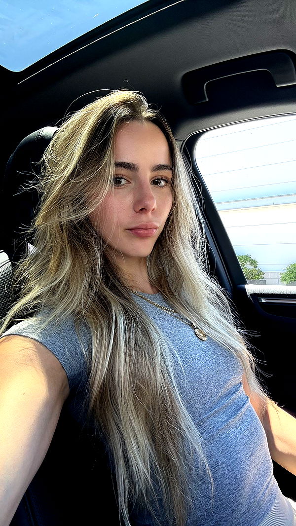 meelahrobbins image ~ Altpins