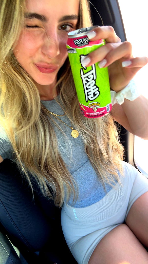 meelahrobbins image ~ Altpins