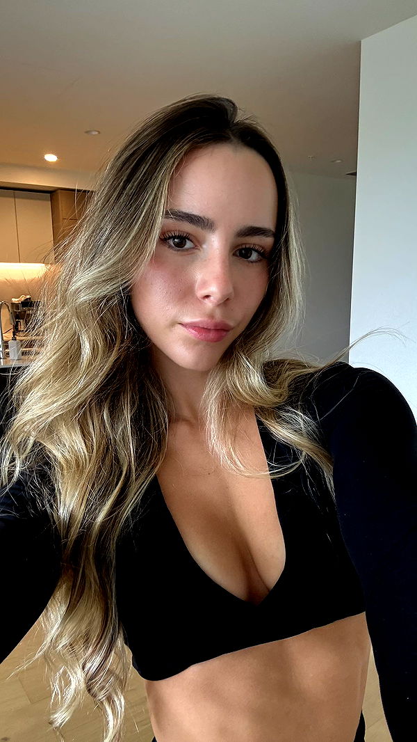 meelahrobbins image ~ Altpins