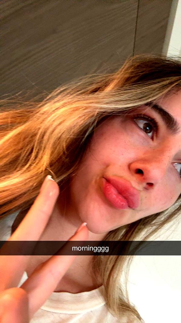 meelahrobbins image ~ Altpins