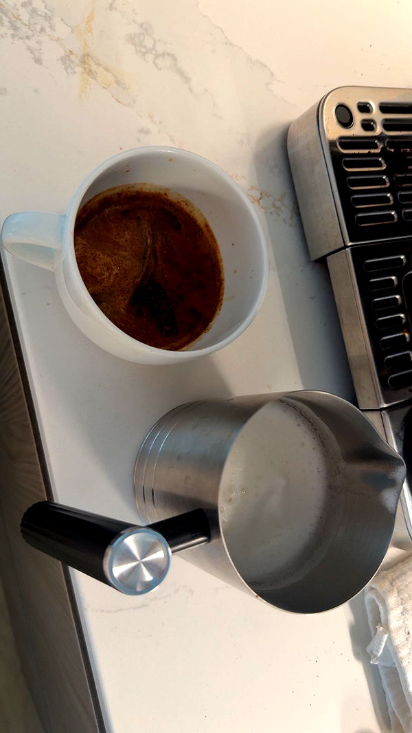 meelahrobbins image ~ Altpins