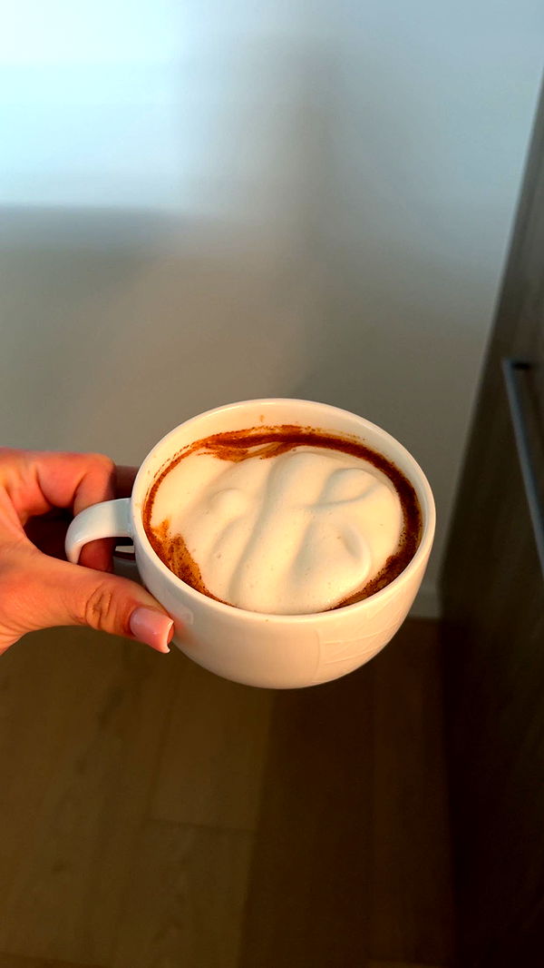 meelahrobbins image ~ Altpins