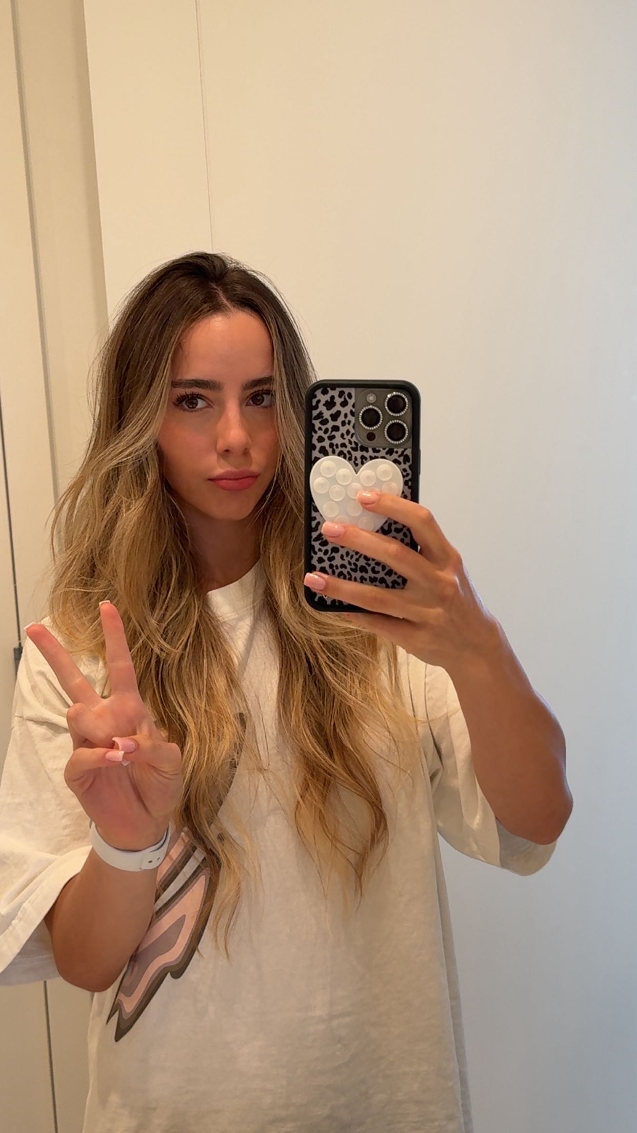 meelahrobbins snapchat image archive image