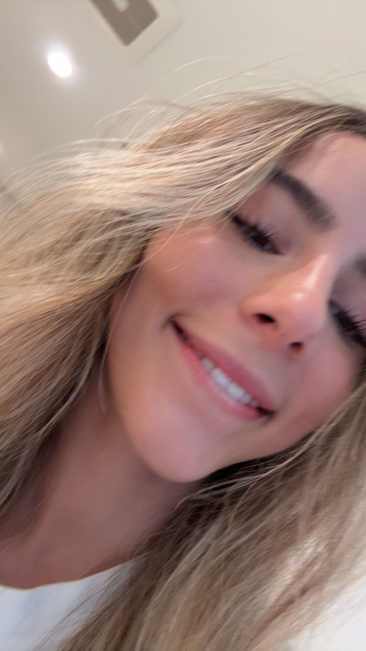 meelahrobbins snapchat image archive image