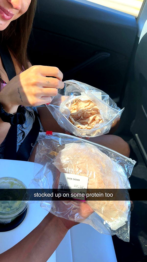 meelahrobbins image ~ Altpins