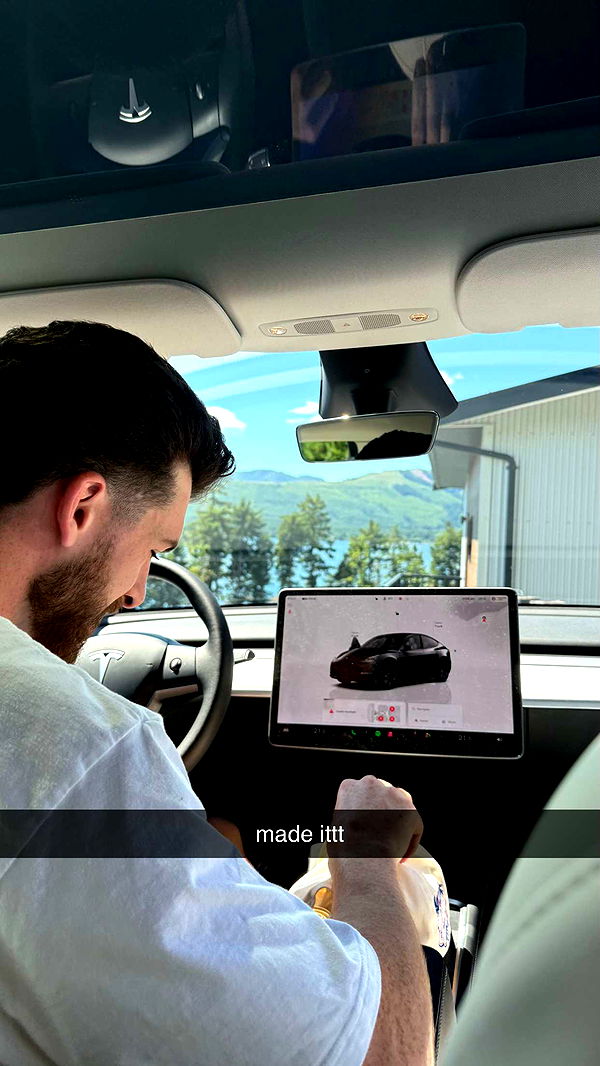 meelahrobbins image ~ Altpins