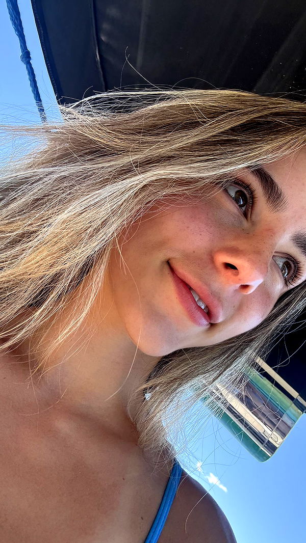 meelahrobbins image ~ Altpins