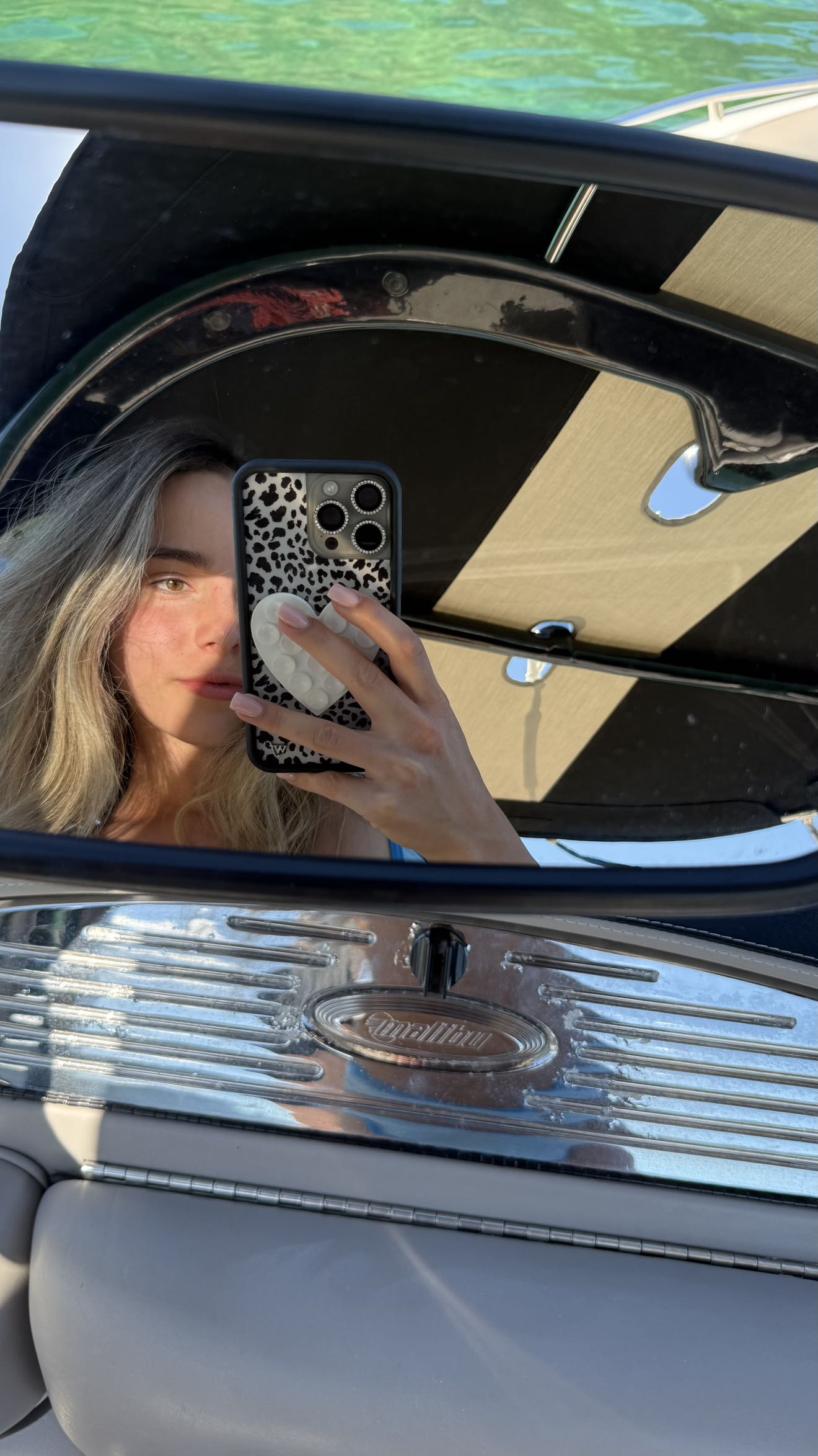 meelahrobbins snapchat image archive image