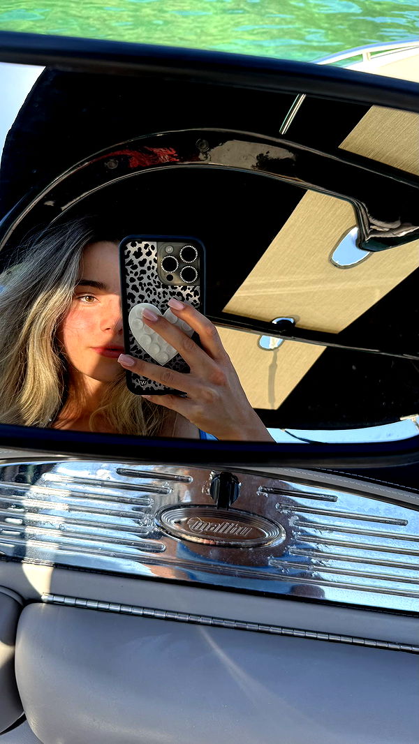 meelahrobbins image ~ Altpins