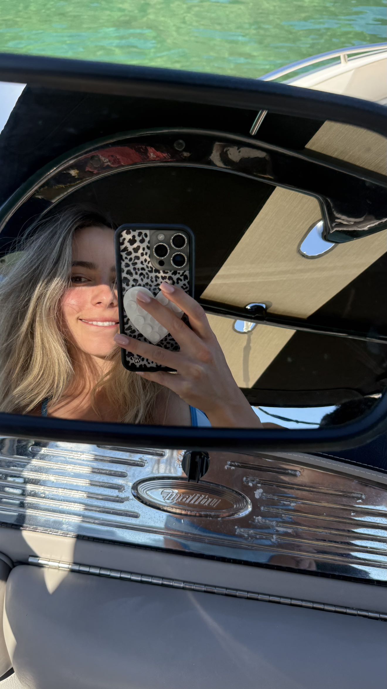 meelahrobbins snapchat image archive image