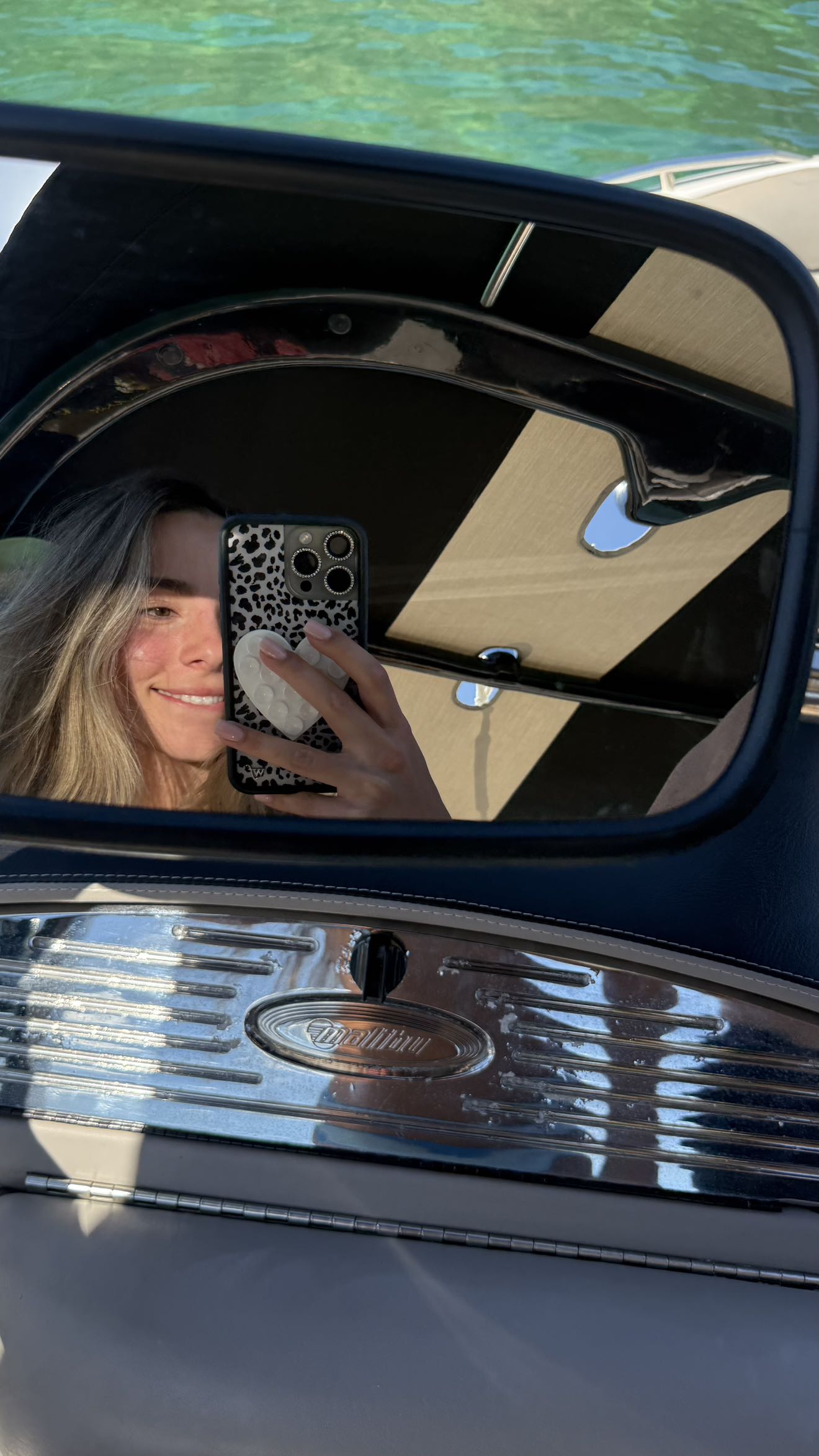 meelahrobbins snapchat image archive image