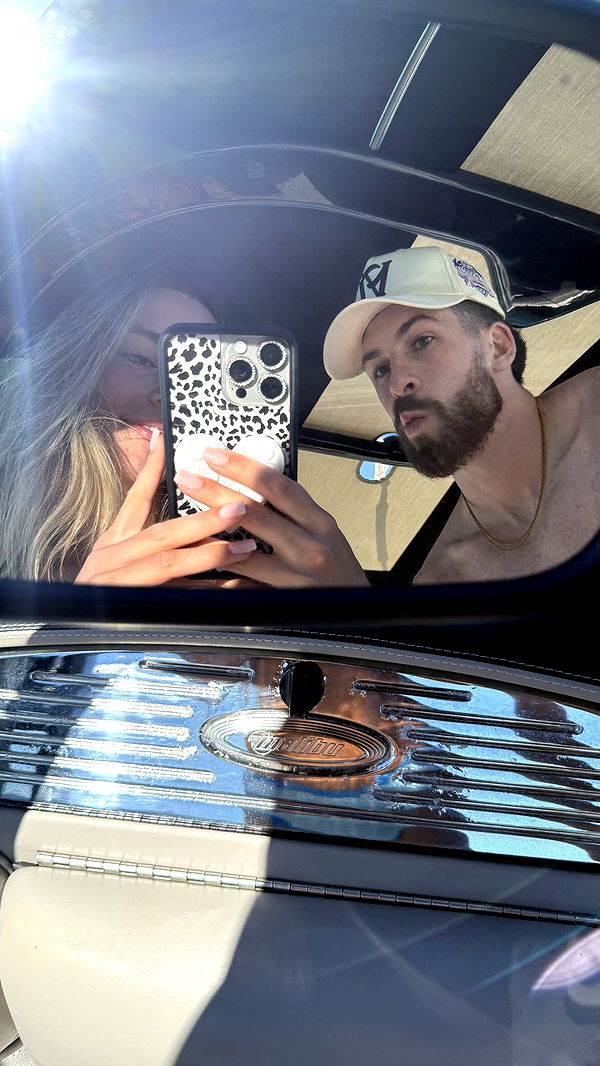 meelahrobbins image ~ Altpins