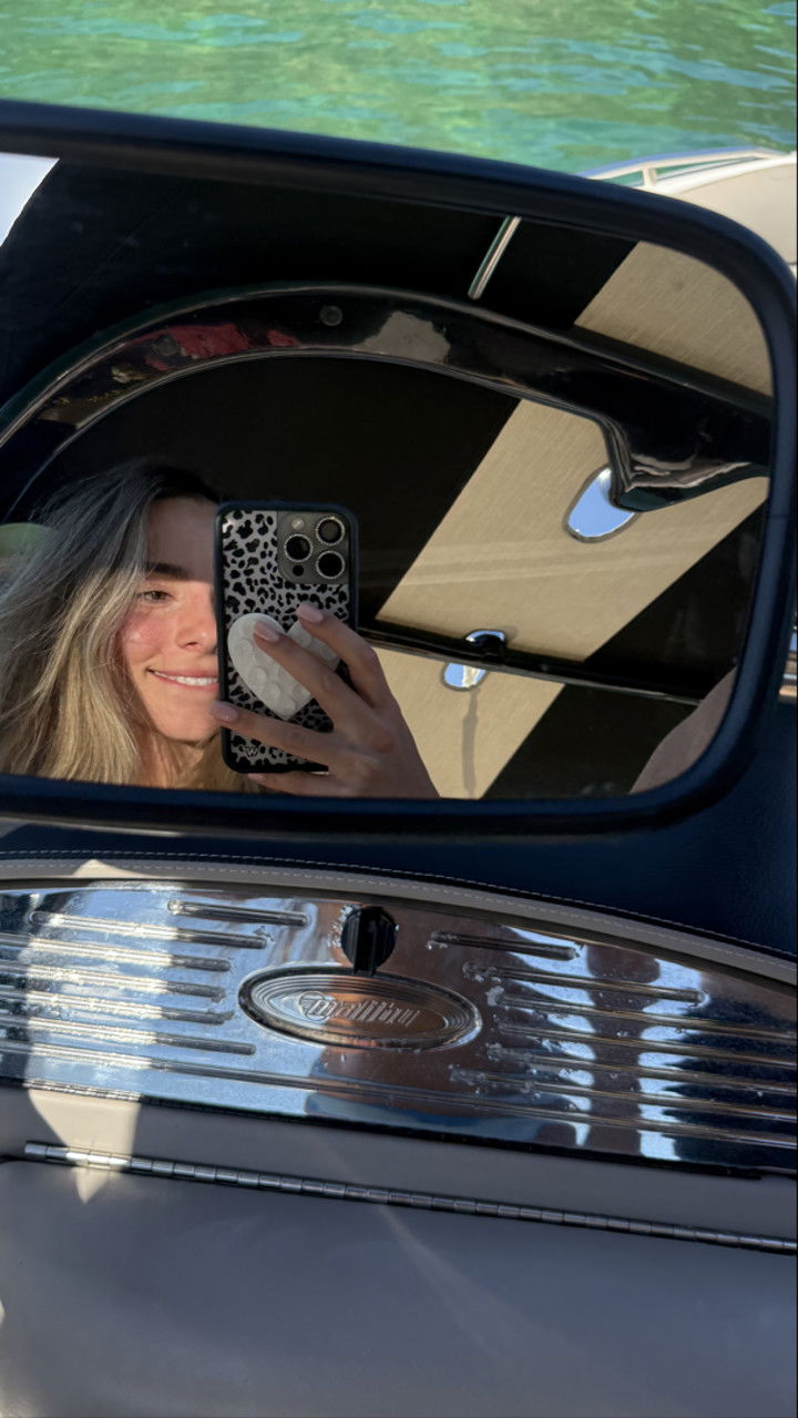 meelahrobbins snapchat image archive image