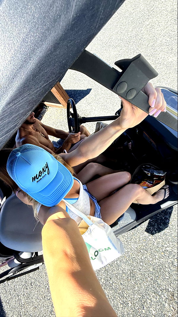 meelahrobbins image ~ Altpins