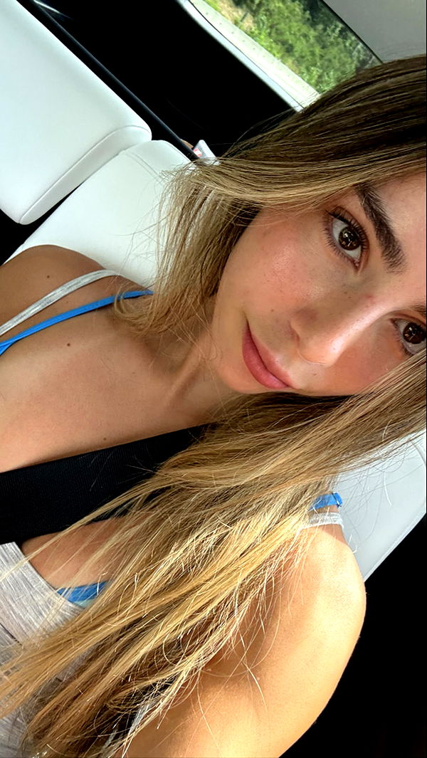 meelahrobbins image ~ Altpins