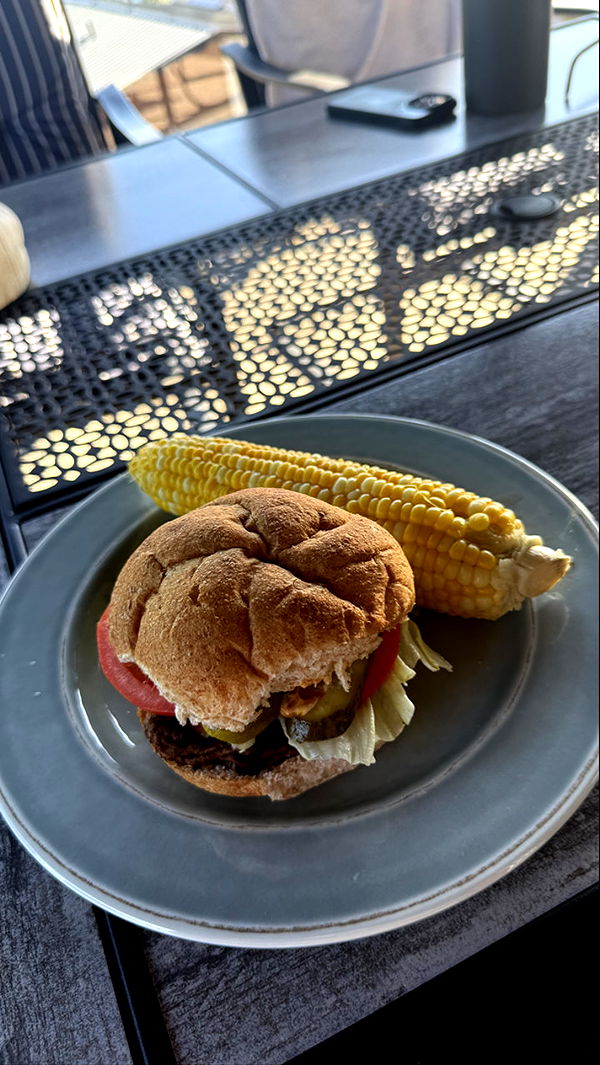 meelahrobbins image ~ Altpins