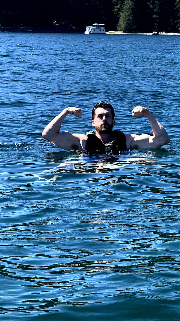 meelahrobbins image ~ Altpins