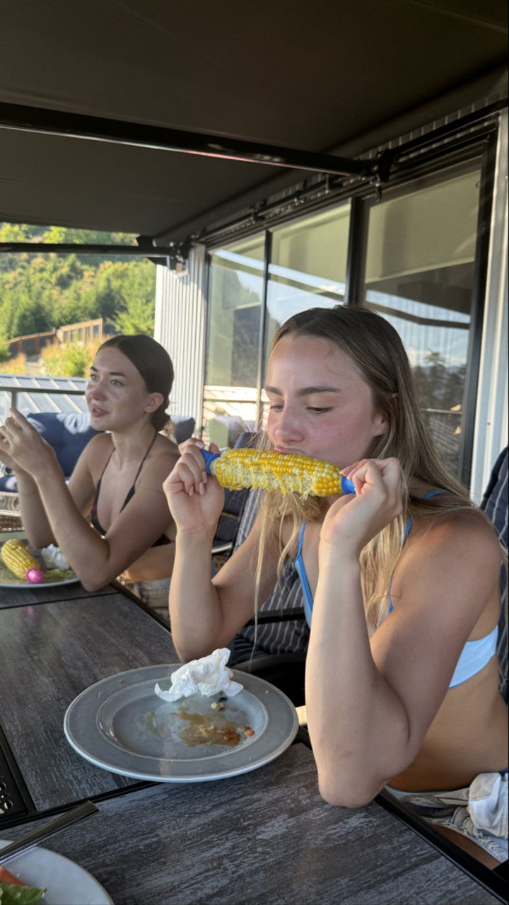 meelahrobbins snapchat image archive image