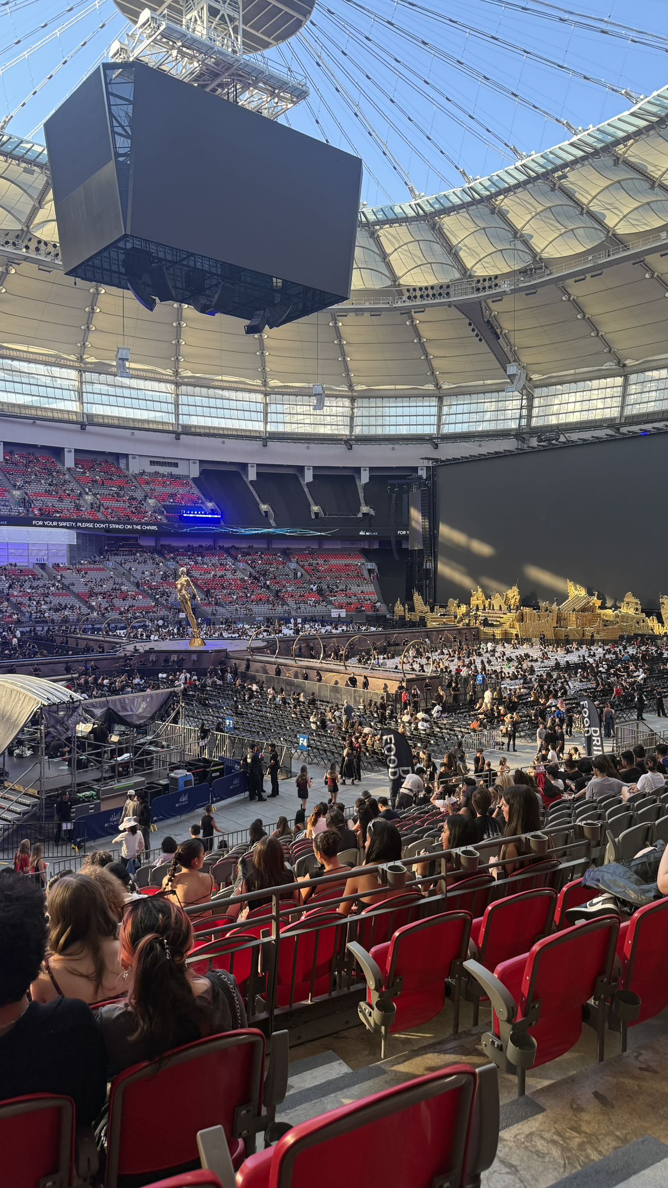 meelahrobbins snapchat image archive image