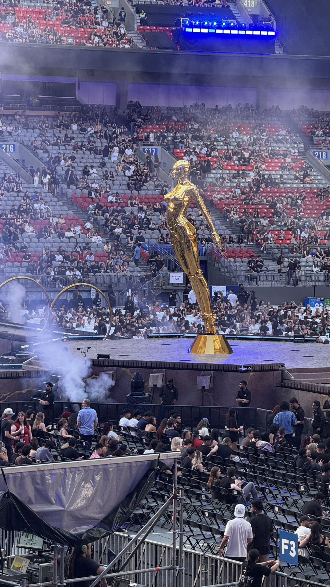 meelahrobbins snapchat image archive image