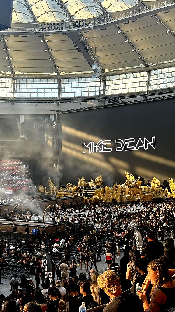 meelahrobbins image ~ Altpins