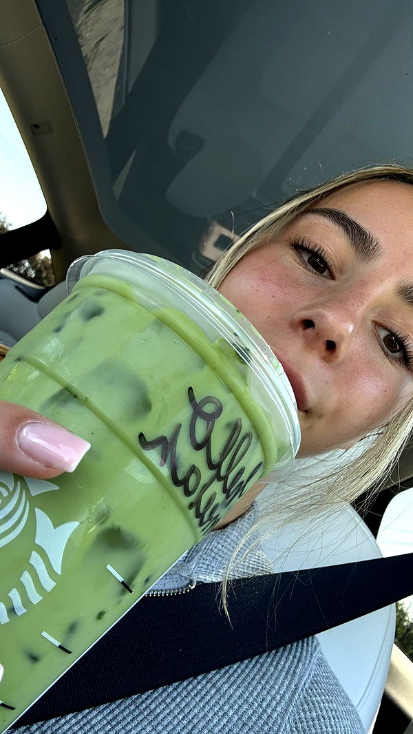 meelahrobbins image ~ Altpins