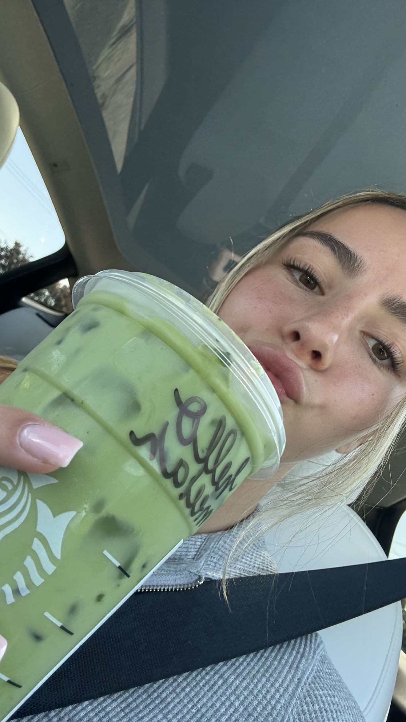 meelahrobbins snapchat image archive image