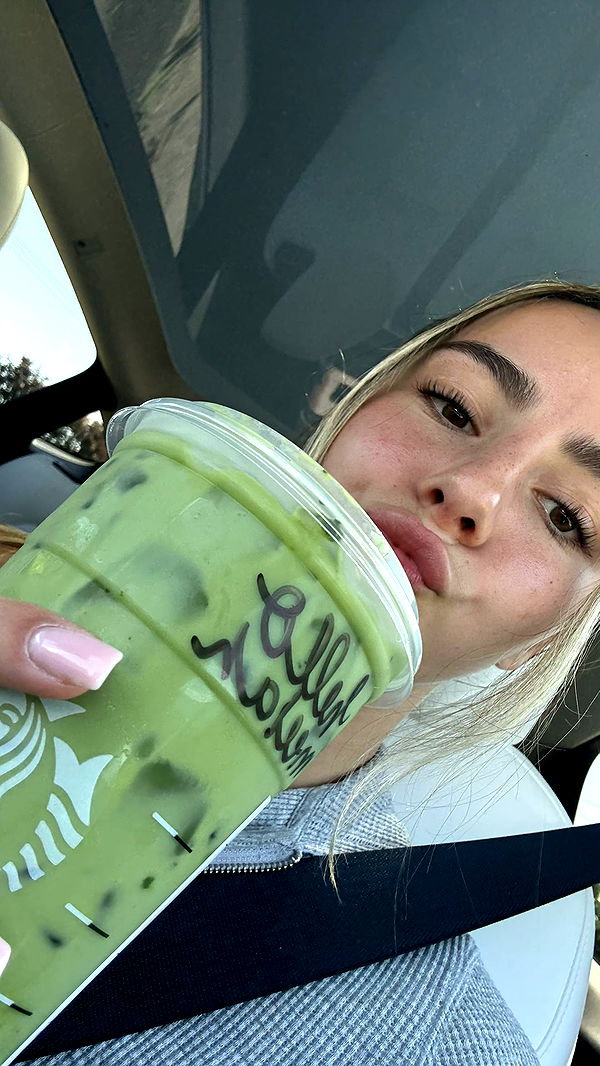 meelahrobbins image ~ Altpins