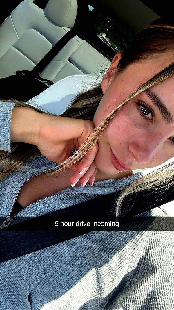 meelahrobbins image ~ Altpins