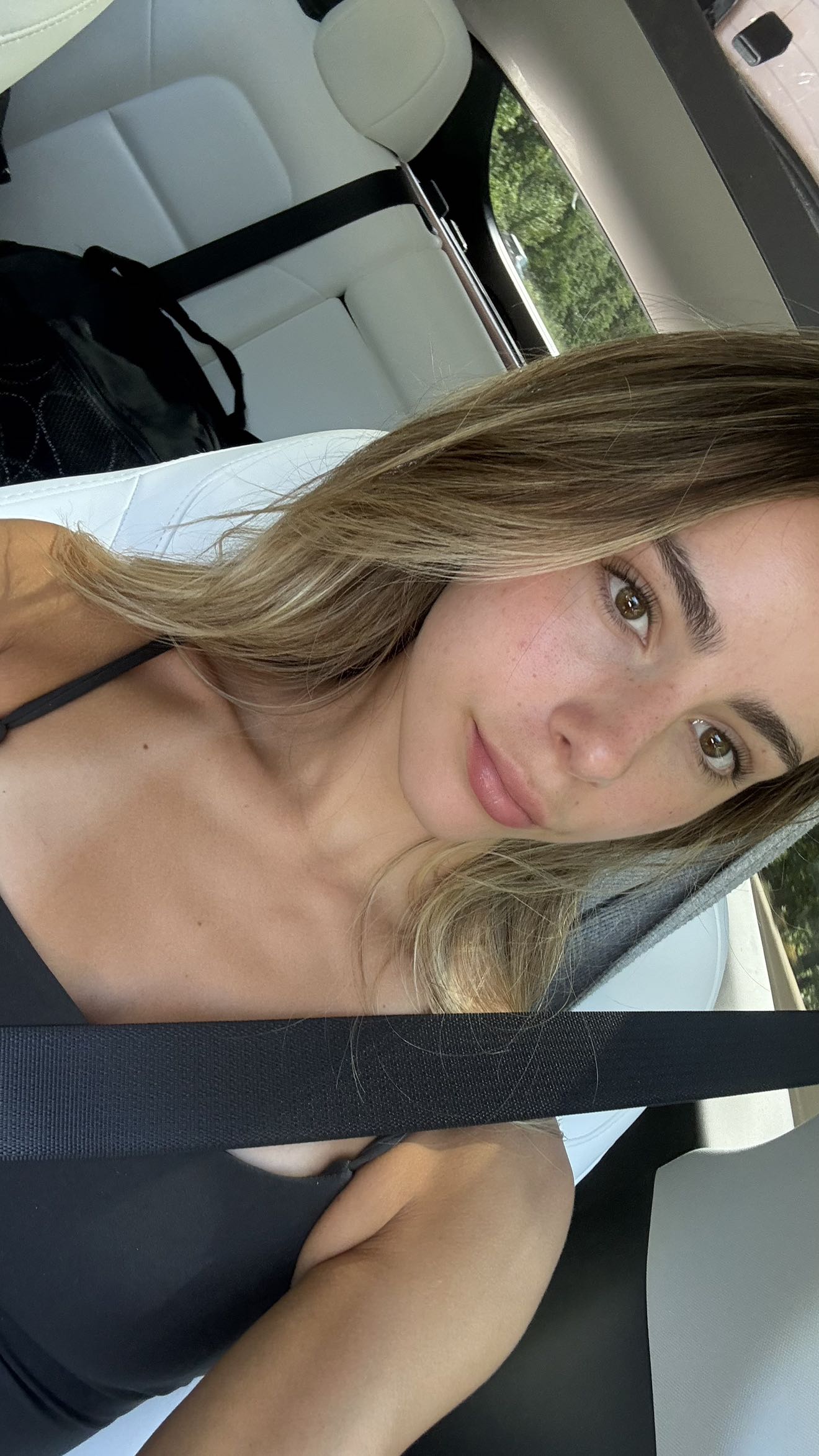 meelahrobbins snapchat image archive image