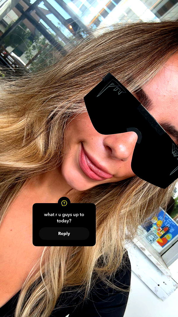 meelahrobbins image ~ Altpins