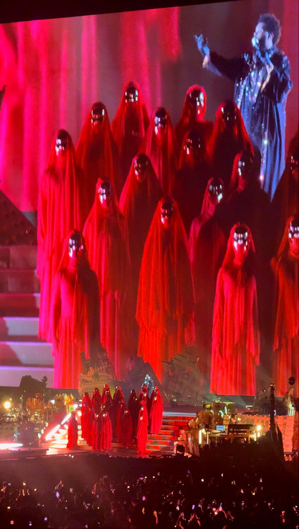 meelahrobbins image ~ Altpins