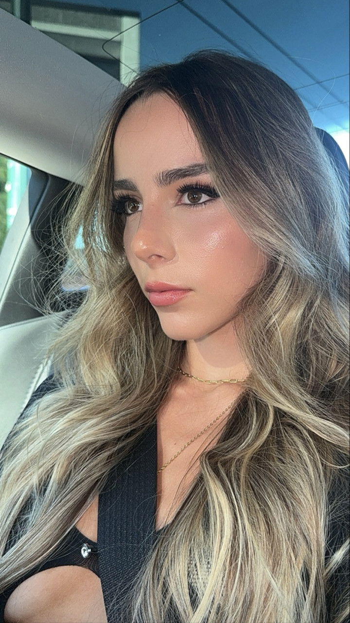 meelahrobbins snapchat image archive image