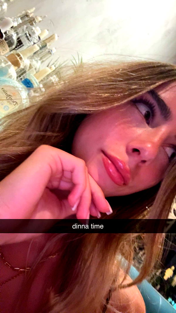 meelahrobbins image ~ Altpins