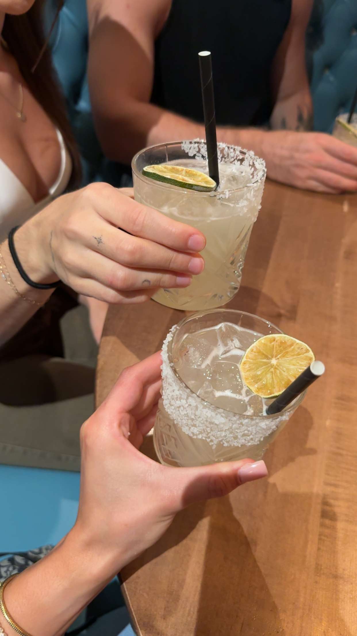 meelahrobbins snapchat image archive image