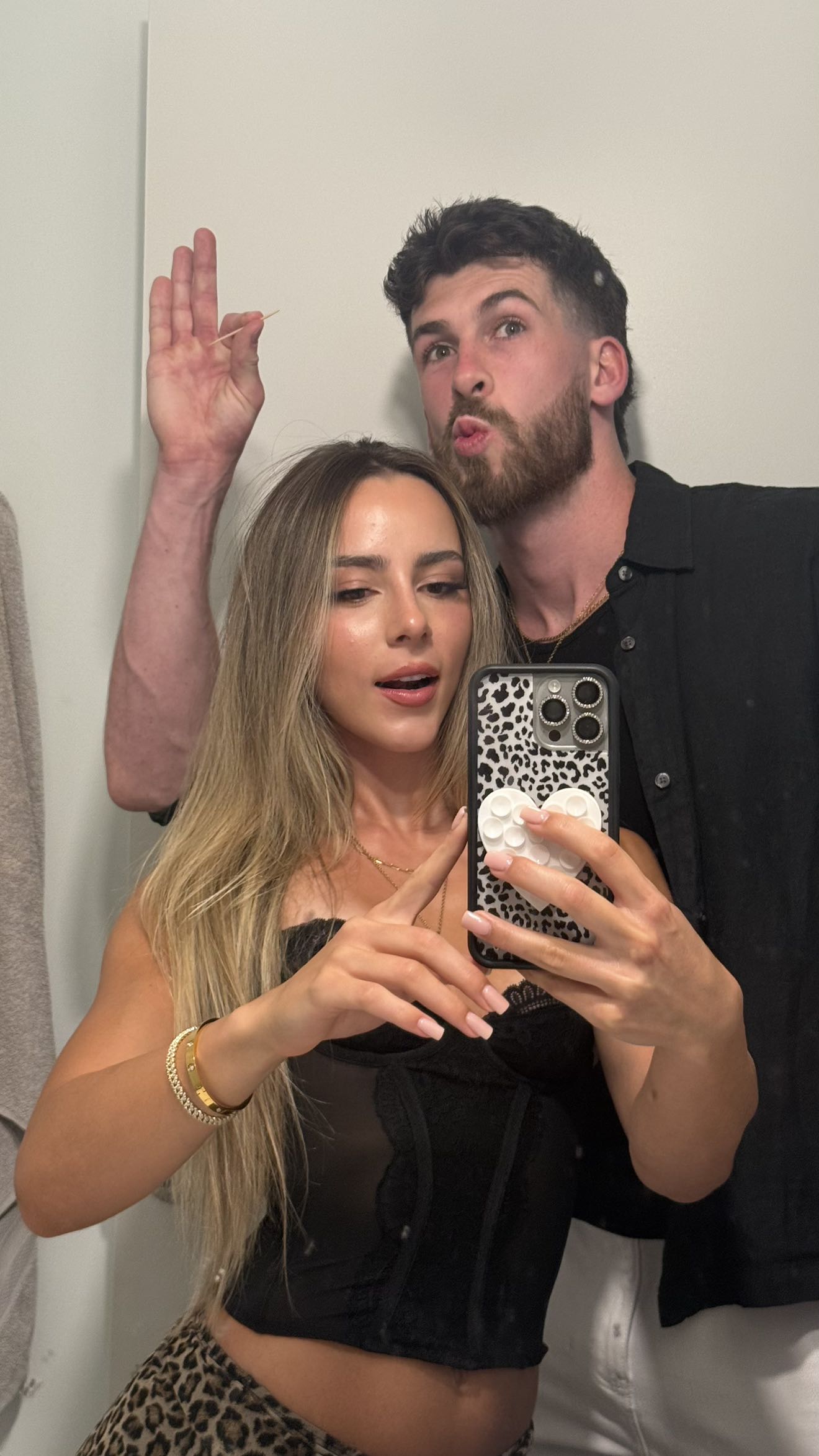 meelahrobbins snapchat image archive image