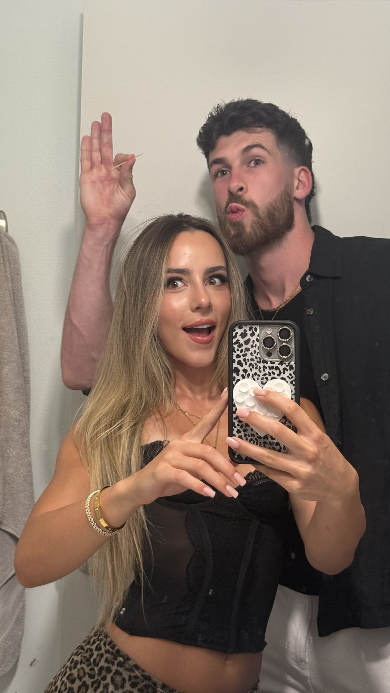 meelahrobbins snapchat image archive image