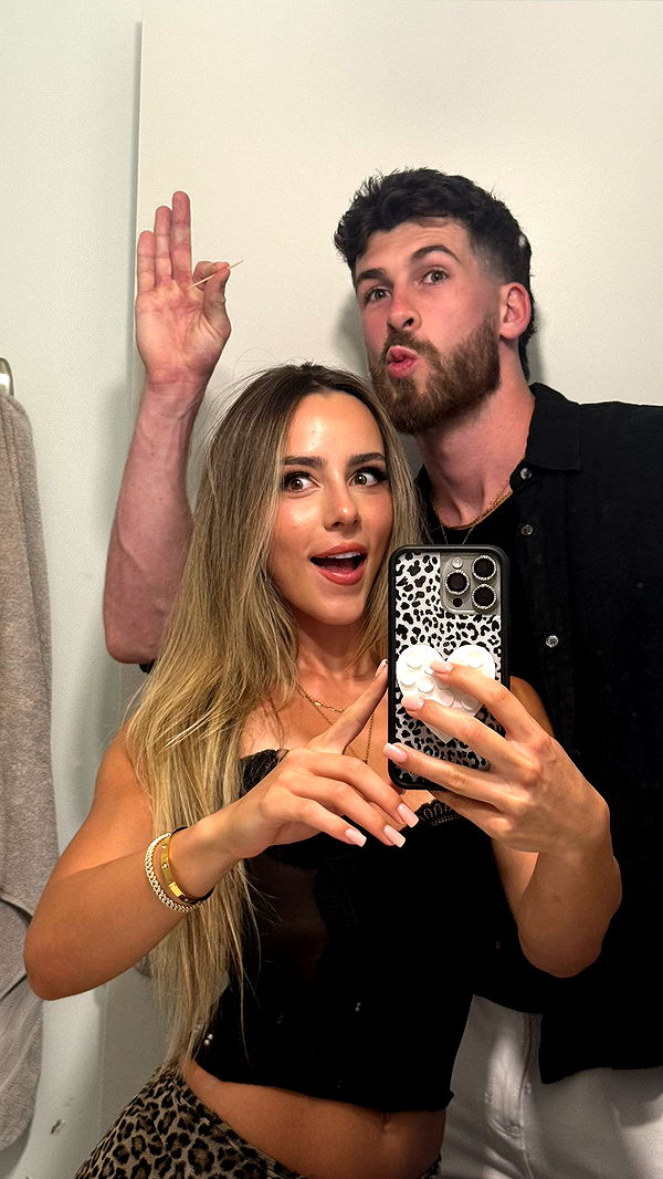 meelahrobbins image ~ Altpins