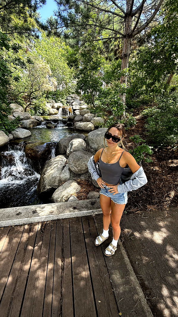 meelahrobbins image ~ Altpins