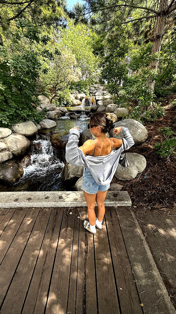 meelahrobbins image ~ Altpins