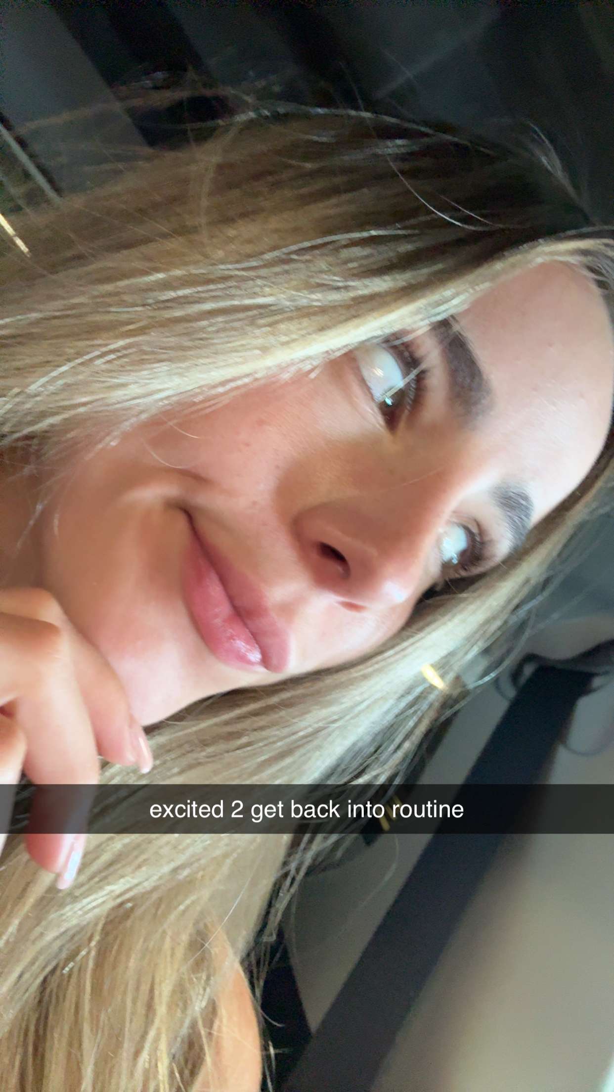 meelahrobbins snapchat image archive image