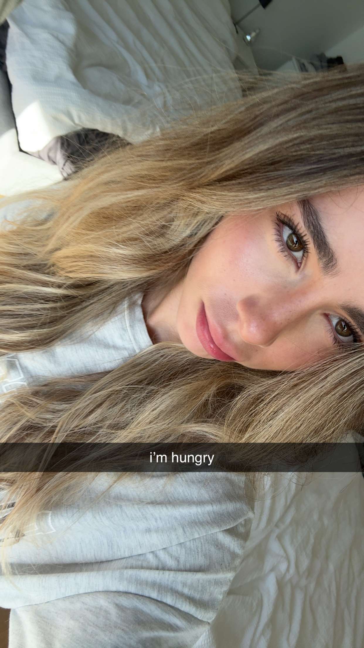 meelahrobbins snapchat image archive image