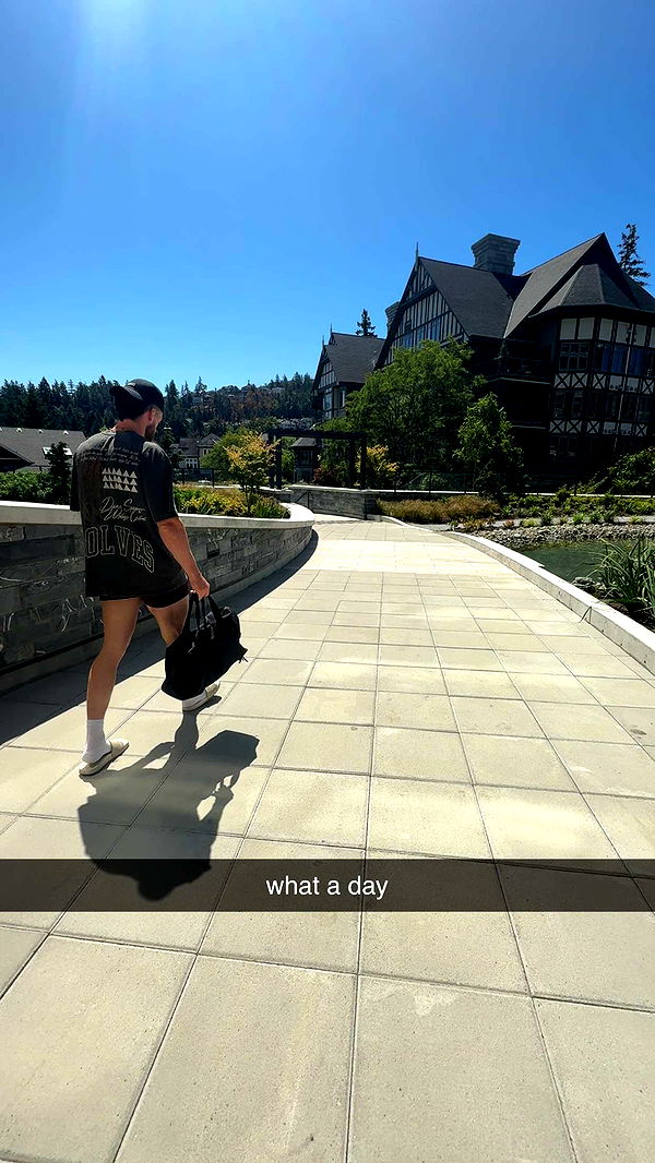 meelahrobbins image ~ Altpins