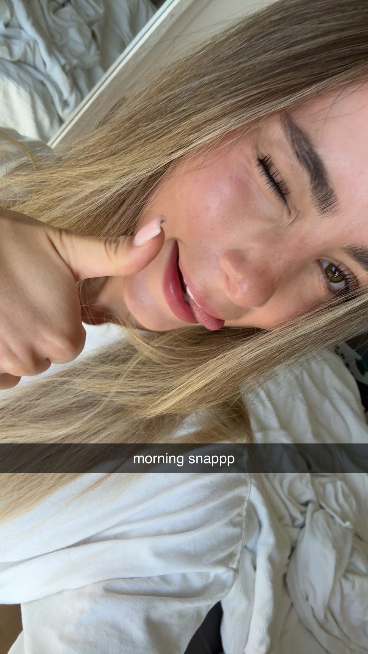 meelahrobbins snapchat image archive image