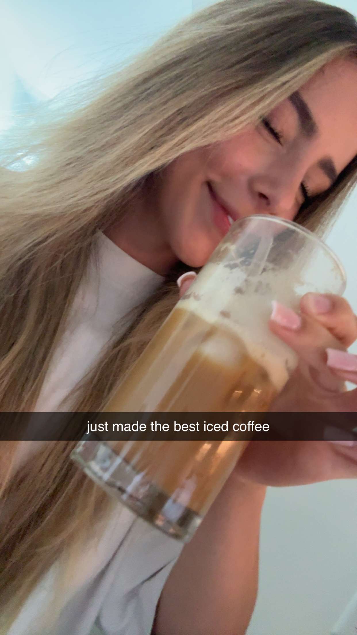 meelahrobbins snapchat image archive image