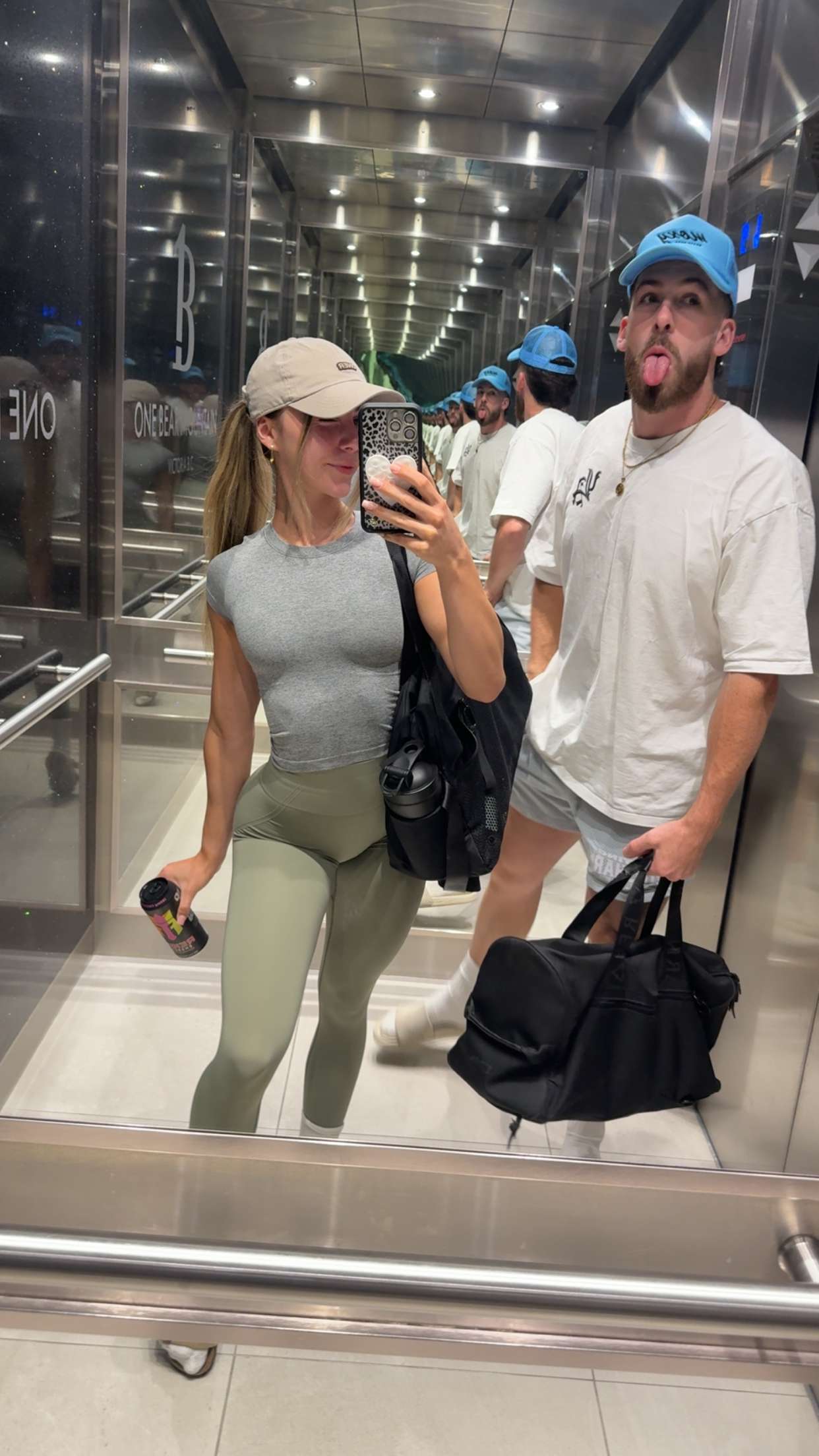 meelahrobbins snapchat image archive image