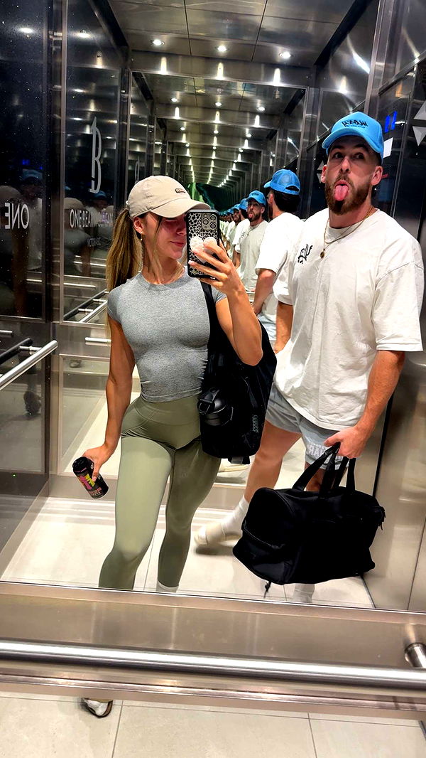 meelahrobbins image ~ Altpins