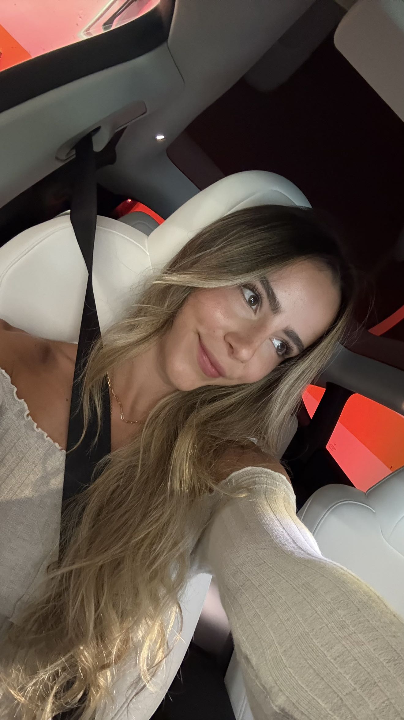 meelahrobbins snapchat image archive image