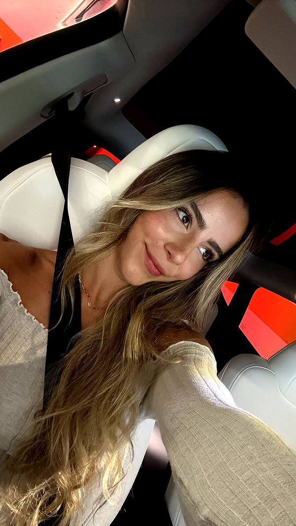 meelahrobbins image ~ Altpins