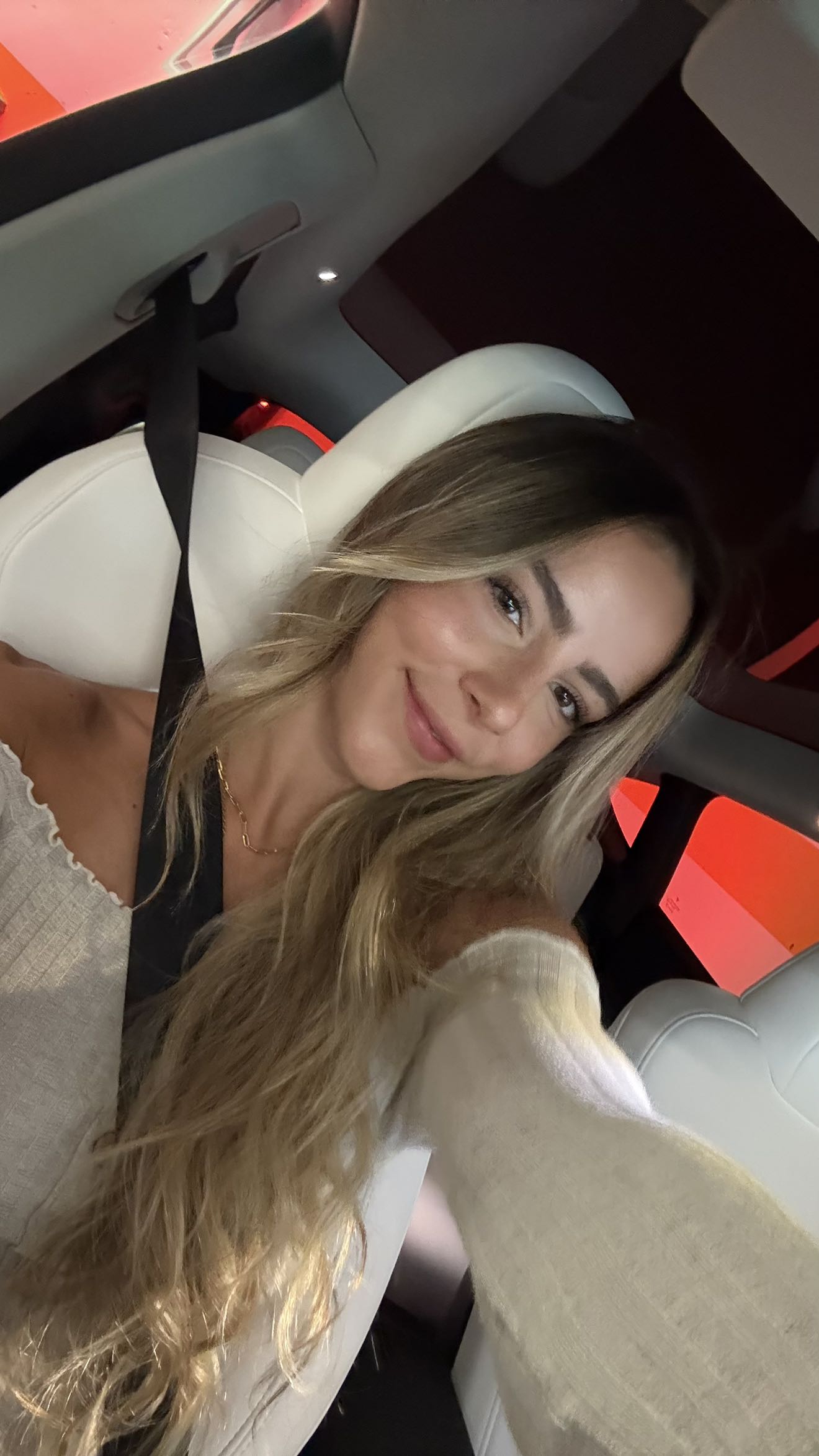 meelahrobbins snapchat image archive image